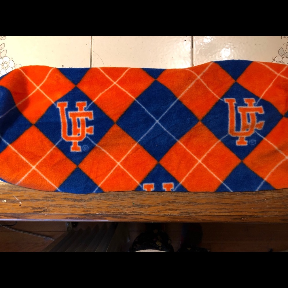 HOST PICK Florida Gators UF Fleece Argyle Scarf - Picture 3 of 3